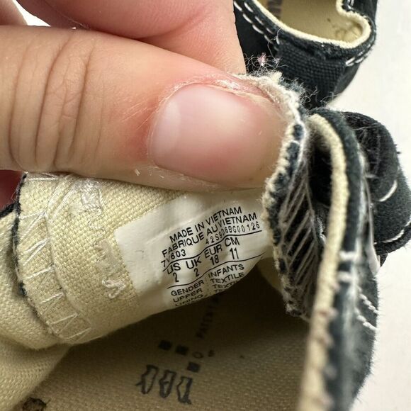 Converse Chuck Taylor Easy On Black Low Top Sneaker Hook & Loop Toddler Size 2 - Picture 7 of 7